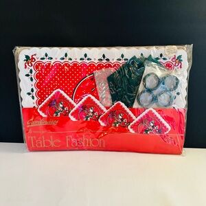 Vintage Holiday Coordinates 16 pc Table Fashion Holiday Set 1990’s